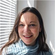 Englisch-Tutorin bietet Online-Unterricht und Konversation für alle Alters und Niveaus. BA in English Studies.